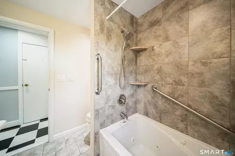 Bath - 194 Cedar St, Wethersfield, CT 06109 photo 3 of 3