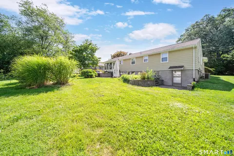 Exterior - 194 Cedar St, Wethersfield, CT 06109 photo 6 of 10