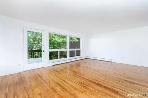 Living - 189 Worth Ave, Hamden, CT 06518 photo 1 of 6