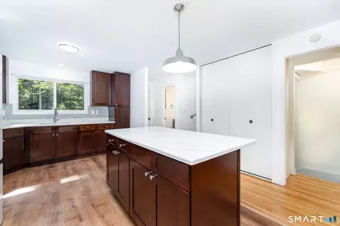 Kitchen - 189 Worth Ave, Hamden, CT 06518 photo 4 of 4