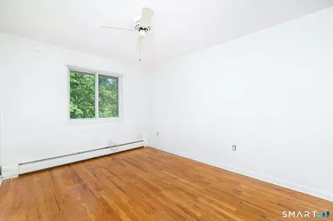 Bedroom - 189 Worth Ave, Hamden, CT 06518 photo 5 of 8