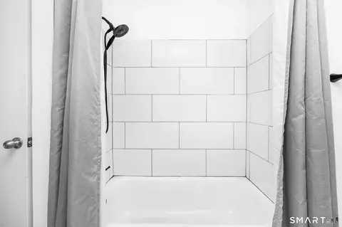 Bath - 189 Worth Ave, Hamden, CT 06518 photo 3 of 3