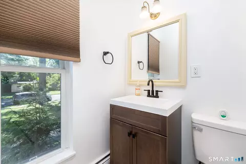 Bath - 189 Worth Ave, Hamden, CT 06518 photo 1 of 3
