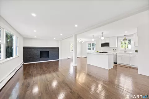 Living - 325 Circle Dr, Torrington, CT 06790 photo 2 of 5