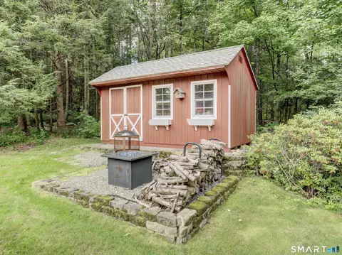 Exterior - 190 Upper Valley Rd, Torrington, CT 06790 photo 9 of 10