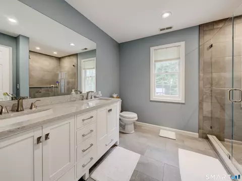 Bath - 190 Upper Valley Rd, Torrington, CT 06790 photo 2 of 3
