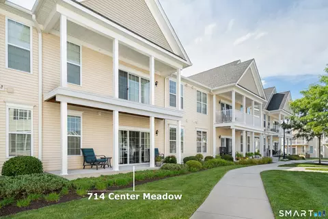 714 Center Meadow Ln #714, Danbury, CT 06810