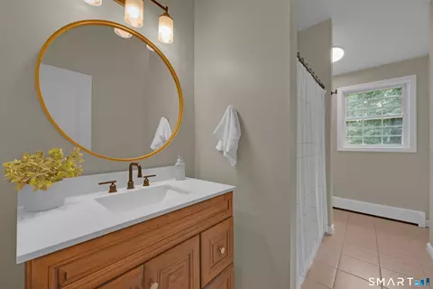 Bath - 76 Juniper Way, Brooklyn, CT 06234 photo 1 of 2