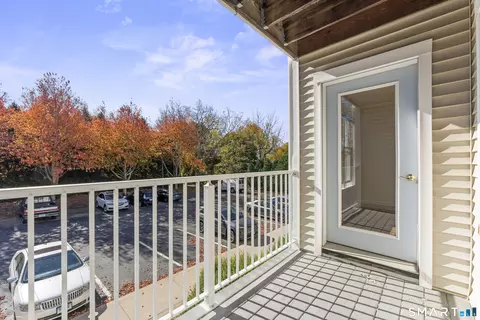 Exterior - 468 Main St #204, Niantic, CT 06357 photo 2 of 2