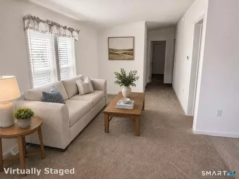 22 Loring Court Ct, Wallingford, CT 06492 photo 4