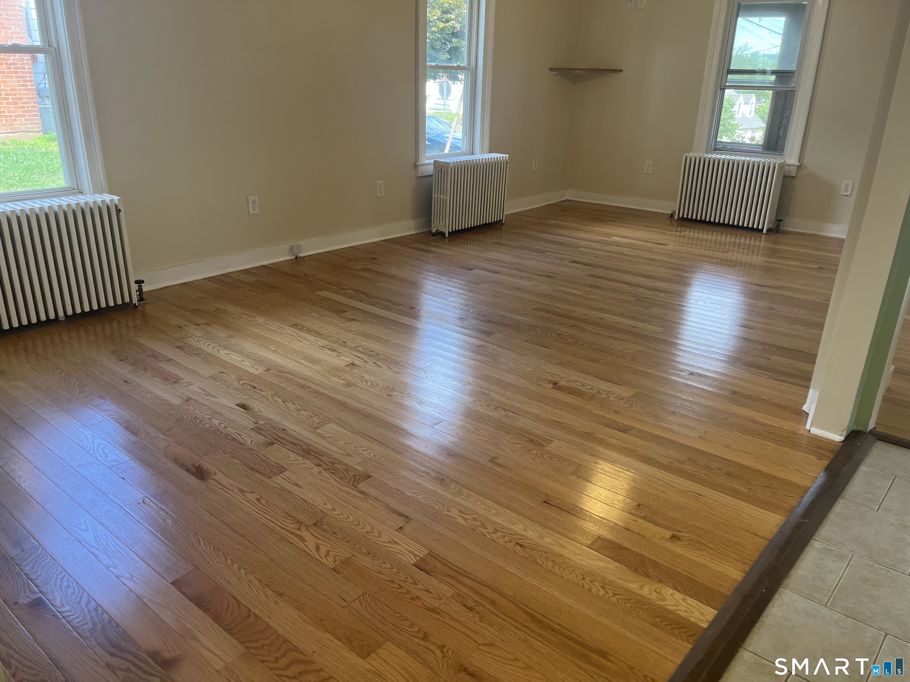Living - 18 Summit St, Derby, CT 06418 photo 1 of 5