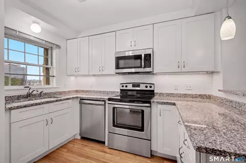 256 Washington Blvd #14, Stamford, CT 06902