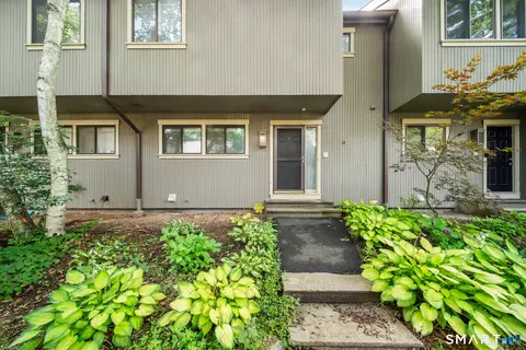 8 Woods Way #8, Woodbury, CT 06798