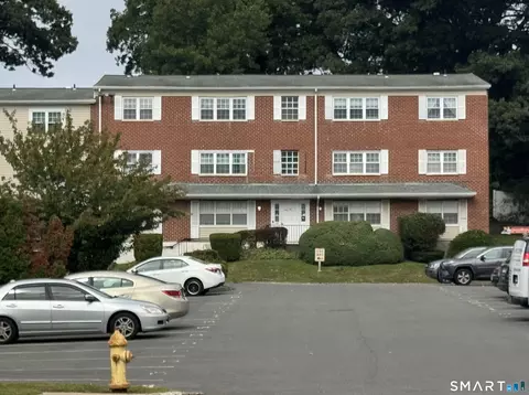 50 Greenhouse Rd #58B, Bridgeport, CT 06606
