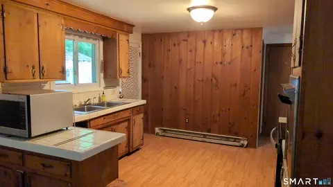 11 Sunset Ave, Ledyard, CT 06339 photo 4