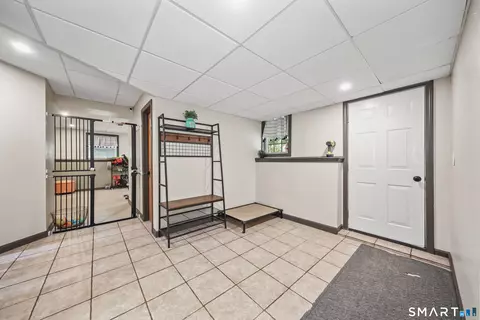 Entry Way - 29 Rust Rd, Barkhamsted, CT 06063 photo 5 of 5