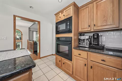 Kitchen - 29 Rust Rd, Barkhamsted, CT 06063 photo 4 of 4