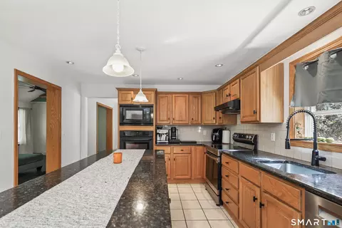 Kitchen - 29 Rust Rd, Barkhamsted, CT 06063 photo 2 of 4