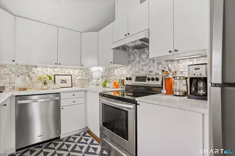 Kitchen - 53 Maple St, Darien, CT 06820 photo 2 of 6