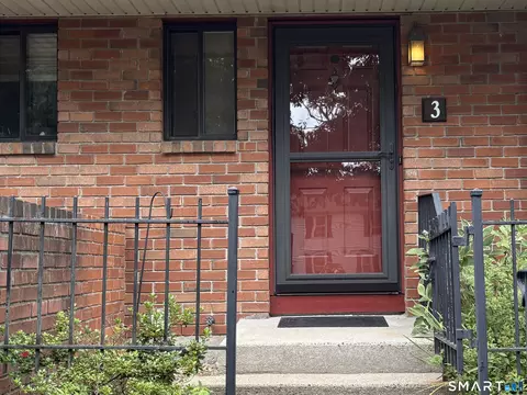 3 Danforth Ln #3, West Hartford, CT 06110