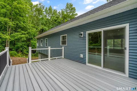 Exterior - 9 Washington St, Windsor Locks, CT 06096 photo 3 of 4