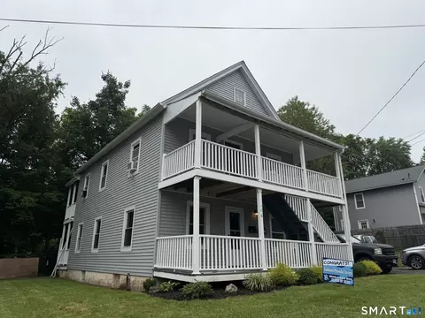 Exterior - 108 Maple St, Middletown, CT 06457 photo 5 of 6