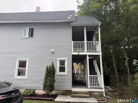 Exterior - 108 Maple St, Middletown, CT 06457 photo 3 of 6