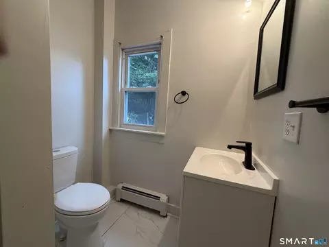 Bath - 108 Maple St, Middletown, CT 06457 photo 1 of 1