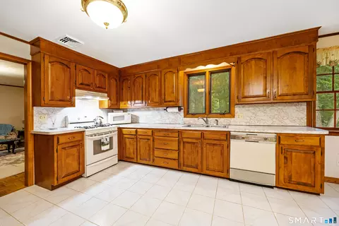 Kitchen - 116 Summit Rd, Prospect, CT 06712 photo 2 of 4