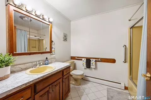 Bath - 116 Summit Rd, Prospect, CT 06712 photo 1 of 2