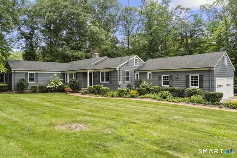 46 Peck Hill Rd, Woodbridge, CT 06525