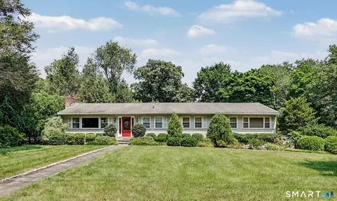 45 Hemlock Dr, Stamford, CT 06902