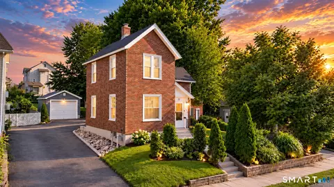 32 Jubilee St, New Britain, CT 06051
