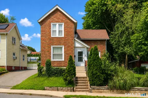 32 Jubilee St, New Britain, CT 06051