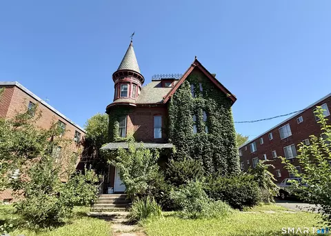 182 Collins St, Hartford, CT 06105