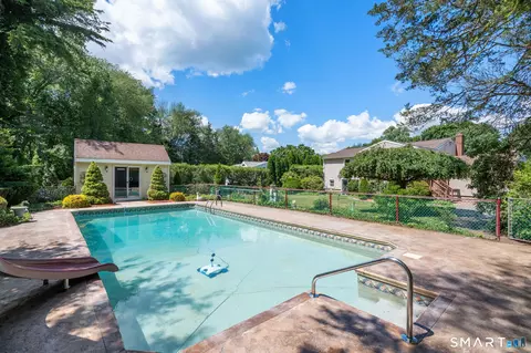 48 Jefferson Cir, Clinton, CT 06413