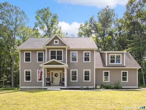 34 Greenwich Pl, Colchester, CT 06415