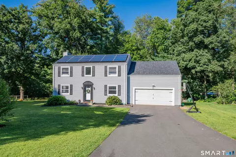 81 Duck Pond Rd, Glastonbury, CT 06033
