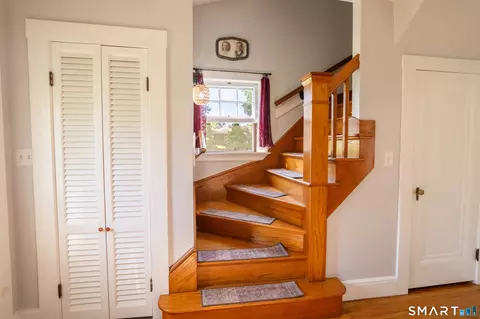 Entry Way - 87 Hawkins St, Killingly, CT 06239 photo 4 of 5