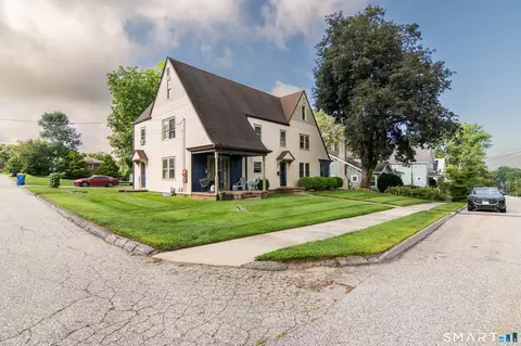 Exterior - 87 Hawkins St, Killingly, CT 06239 photo 2 of 4