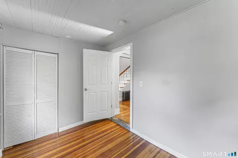 Bedroom - 33 Evergreen Ave, Hamden, CT 06518 photo 2 of 10