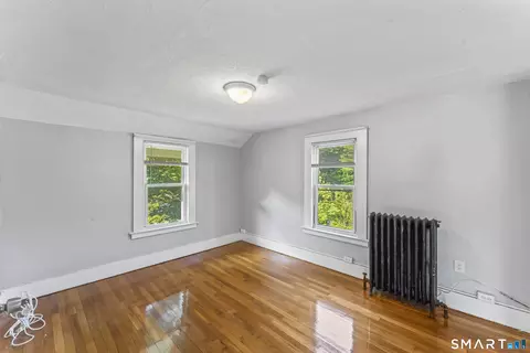 Bedroom - 33 Evergreen Ave, Hamden, CT 06518 photo 3 of 10