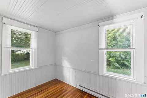 Bedroom - 33 Evergreen Ave, Hamden, CT 06518 photo 1 of 10