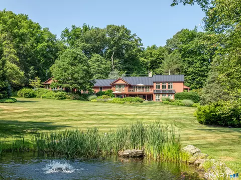 35 Schoolhouse Rd, Roxbury, CT 06783