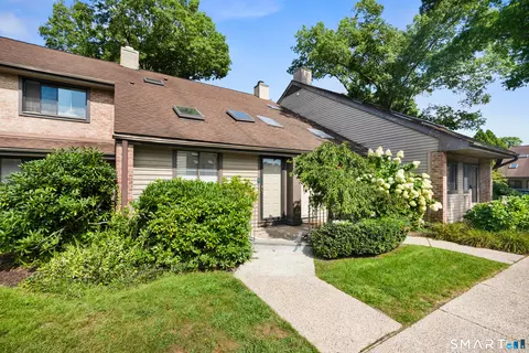 2437 Bedford St #E7, Stamford, CT 06905