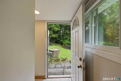 Entry Way - 74 Great Quarter Rd, Sandy Hook, CT 06482 photo 5 of 5
