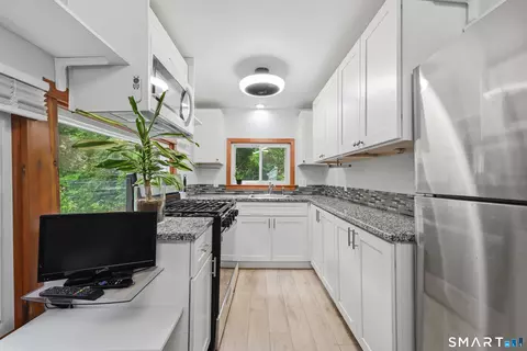 Kitchen - 74 Great Quarter Rd, Sandy Hook, CT 06482 photo 1 of 1