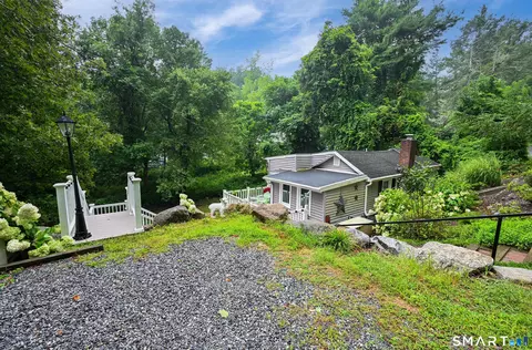Exterior - 74 Great Quarter Rd, Sandy Hook, CT 06482 photo 2 of 6