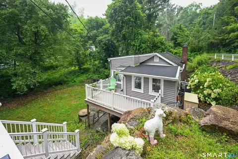 Exterior - 74 Great Quarter Rd, Sandy Hook, CT 06482 photo 3 of 6