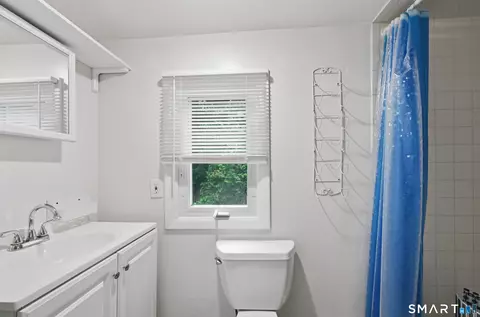 Bath - 74 Great Quarter Rd, Sandy Hook, CT 06482 photo 1 of 2